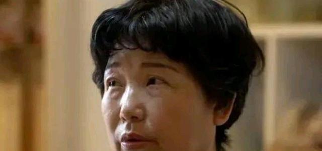幸灾乐祸!姚策堂嫂发文嘲讽许敏,网友:办假证的赢了天下笑谈