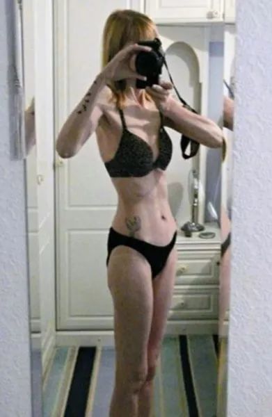 英国女子甘愿成孤独送葬者!故事曝光后网友点赞:谢谢你陌生人…