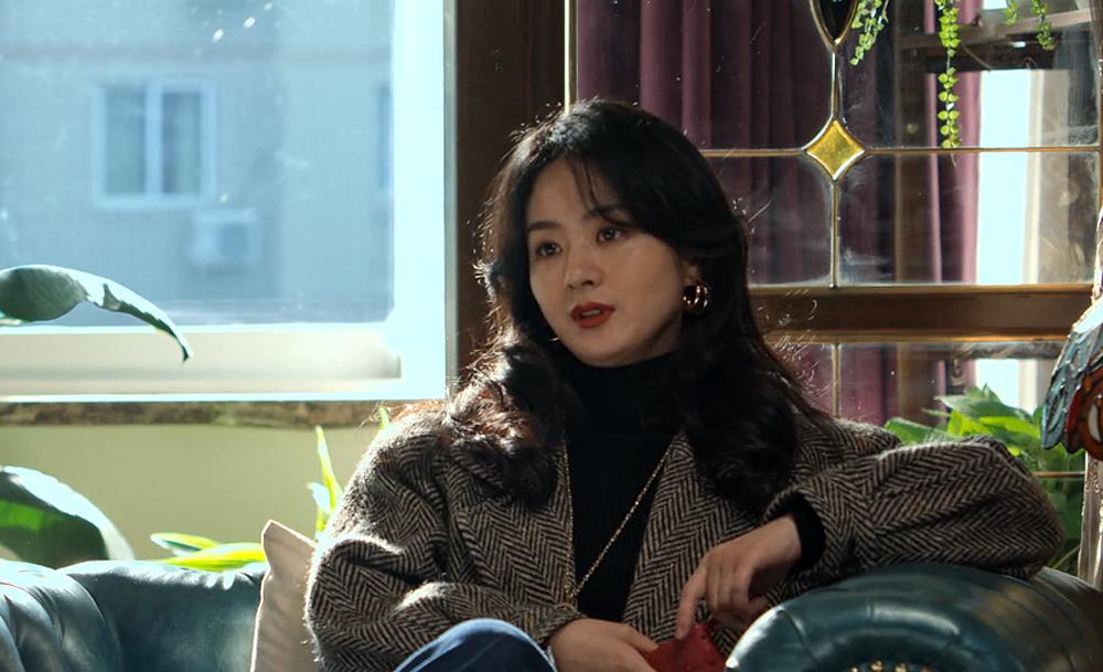 许半夏|从坐姿看人物性格,赵丽颖前有碧瑶坐,后有许半夏翘二郎腿