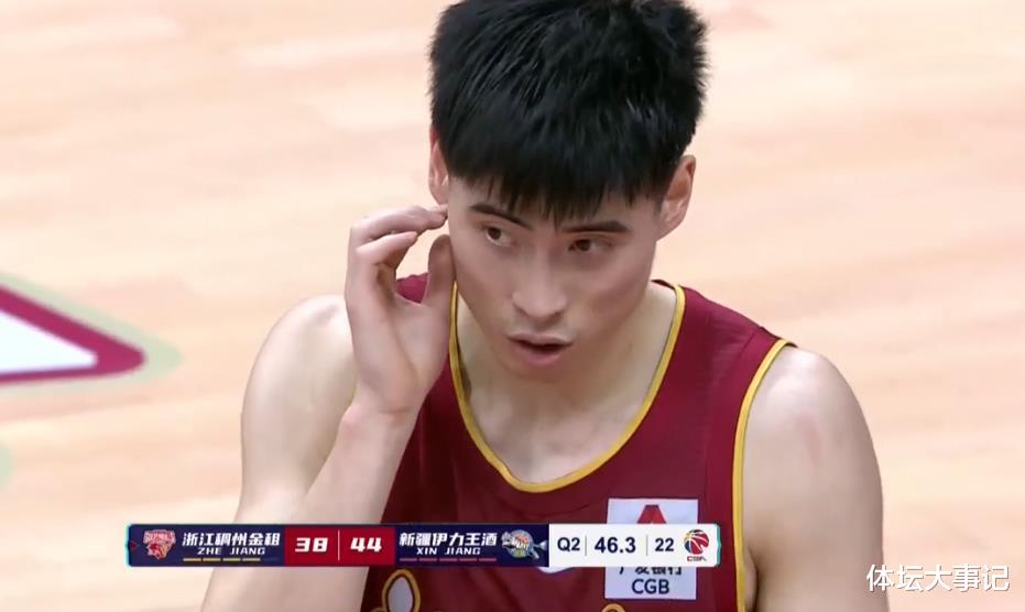 新疆男篮|半场落后新疆9分！吴前12中3，两队外援发威，阿不都13分效率高
