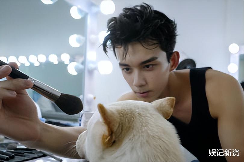 邱淑贞|向涵之早年曾点赞吴磊博文？其闺蜜发长文澄清恋情，网友：帮倒忙