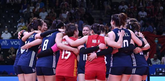 美国队|冷门！塞尔维亚女排3-2战胜美国女排挺进四强，给中国女排带来动力