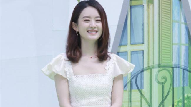 女人味|被赵丽颖美到了，白色蕾丝裙造型优雅还很有女人味，美到了骨子里！