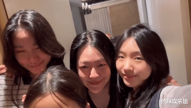 小S|小S二女儿不受网暴影响，晒一家三口合影庆生，力证父母感情如初