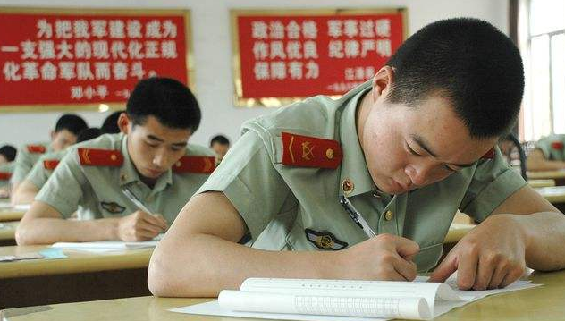 招聘|2022军队文职招聘遇冷,众多岗位“无人问津”,毕业生视而不见?