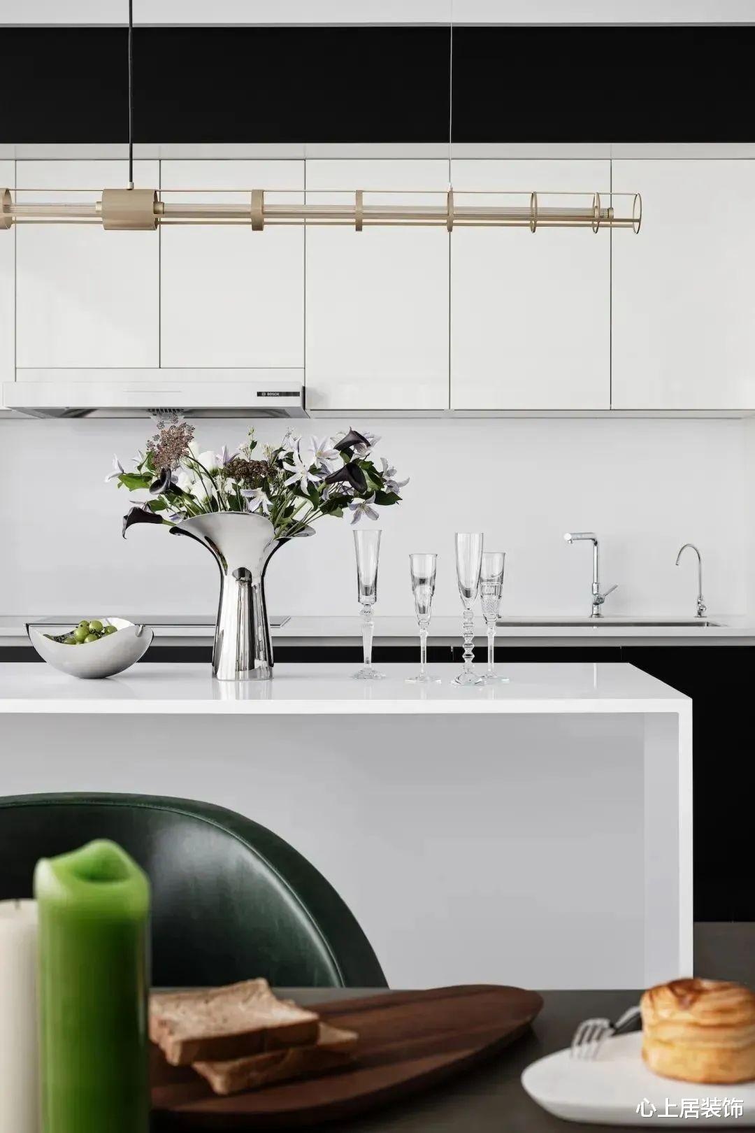 135㎡高楼平层设计,90后夫妇的轻奢生活