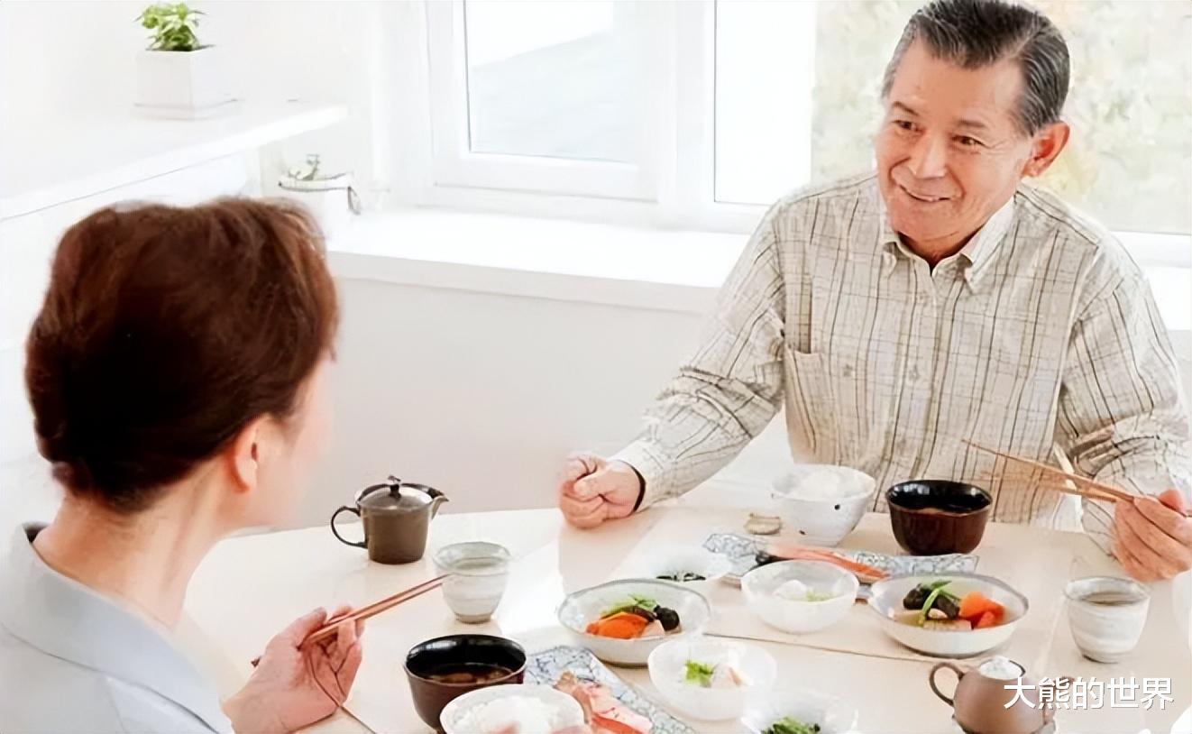 早餐补蛋白是关键！中老年人常吃4样早餐，免疫力强身体好