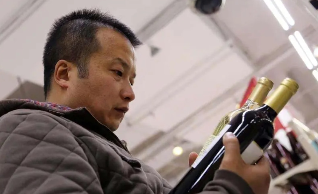 |职业打假人：3000元学打假，被商场拉黑名单，道上50万买我一只手