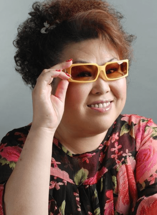 赵本山|富婆专业户：被赵本山捧红身家3000万未婚，只谈一次恋爱被骗光财产！