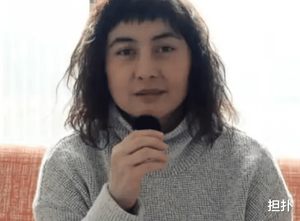 何超仪|不争千亿家产的何超仪,48岁还不生孩子,如今丈夫却患上了重病