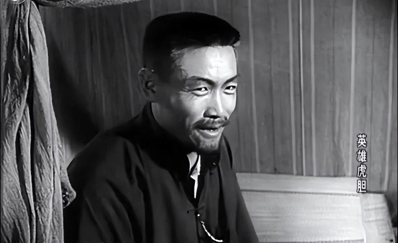 反派|94岁老戏骨因摔倒病重离世，晚年清贫，被誉为“反派艺术家”