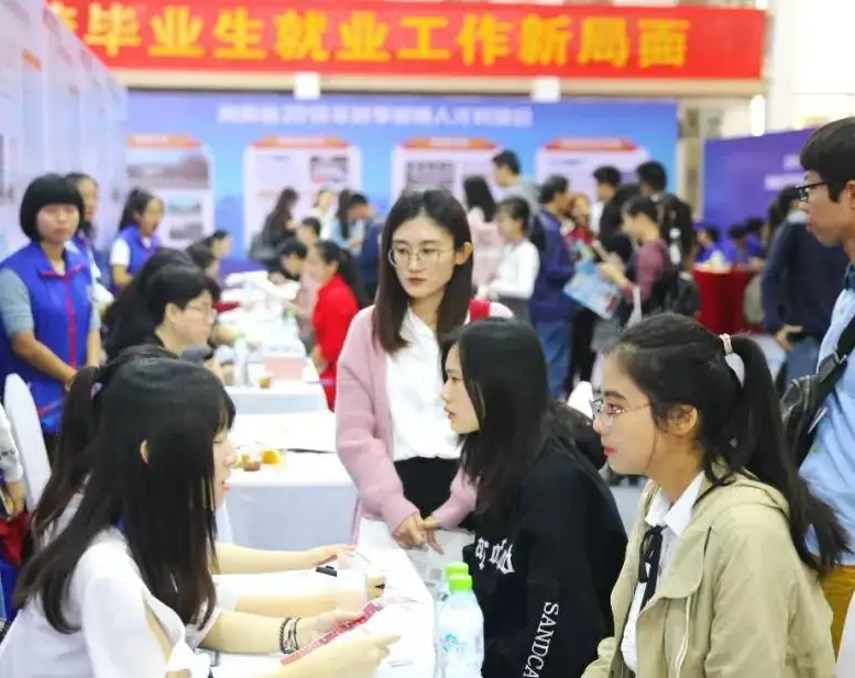 hr|女生发简历被HR骂“low货”，公司回应“不小心”，网友却不买账