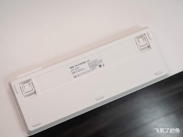 机械键盘|充满惊喜的机械键盘国货之光，米物ART系列像素1985体验分享