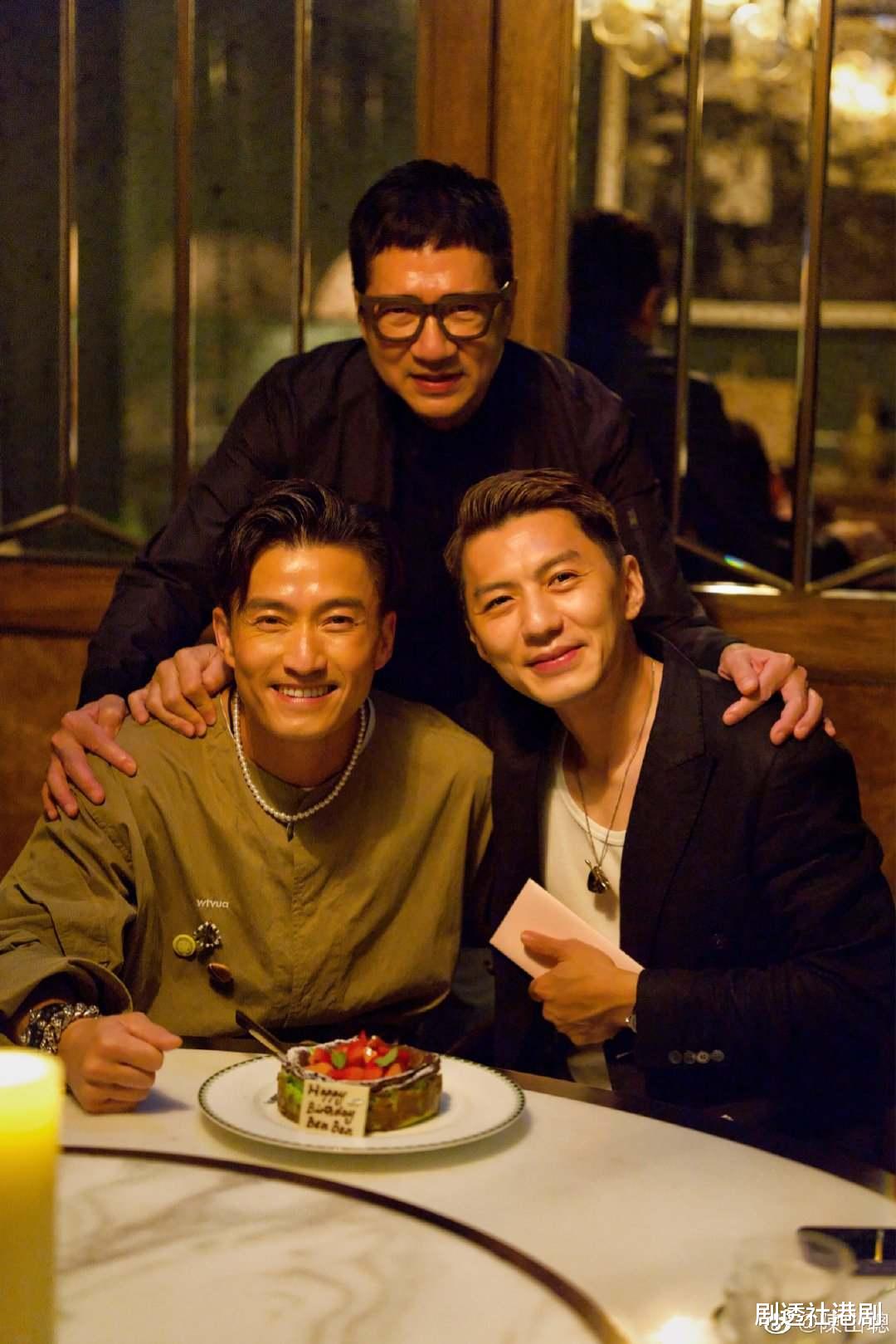 袁伟豪|被吐槽太妖艳！TVB小生晒近况疑似画眼线，网民称其像“冯春美”