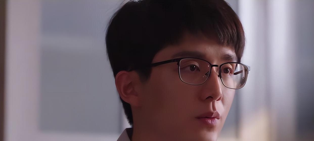 胡歌|《风吹半夏》最强对手!胡歌新剧《县委大院》空降央视,爆款预定