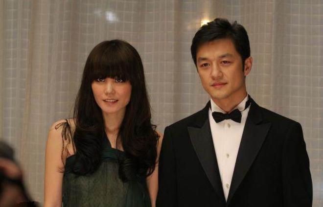 李亚鹏|王菲坦言：李亚鹏不像谢霆锋那般浪漫，太木讷，和他生活挺没趣的