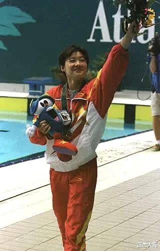 伏明霞|伏明霞:面容苍老欲给70岁老公拼第4胎,爱情至上网友却说算了吧