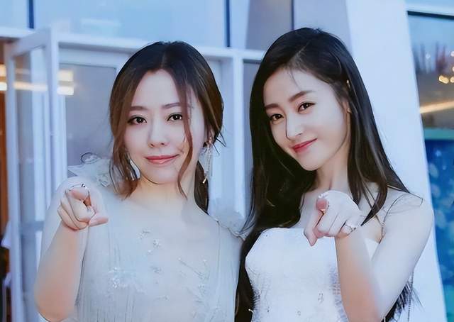 张天爱|性感女神,直角肩大长腿惹人羡慕,人缘爆棚,网友:颜值担当