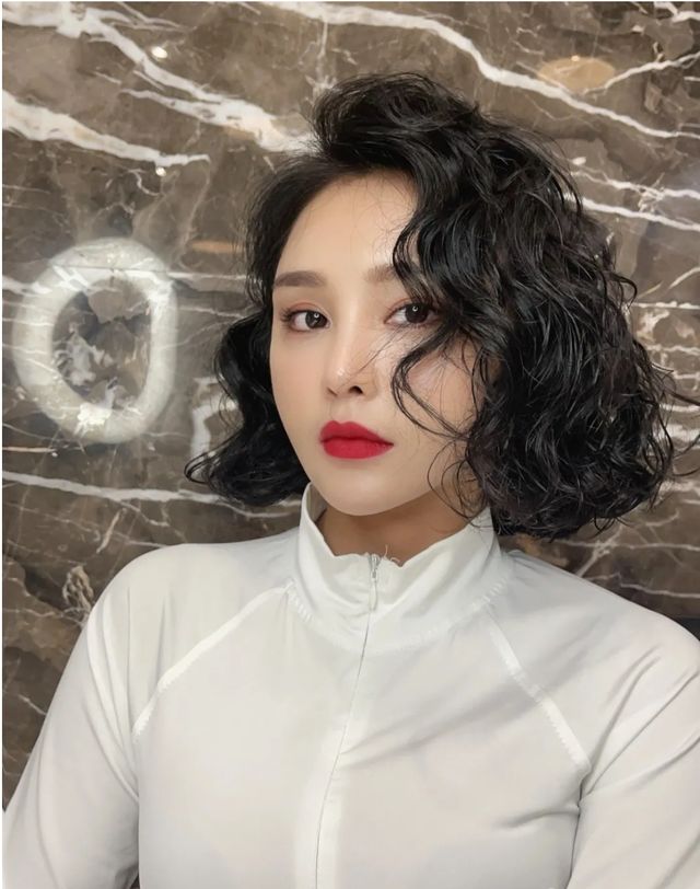 长靴 二月发型想要美美哒,可以试试这4种,美的让人心动没毛病