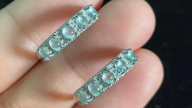 翡翠|圆润饱满又小巧的白冰翡翠蛋面尽显精美风姿！