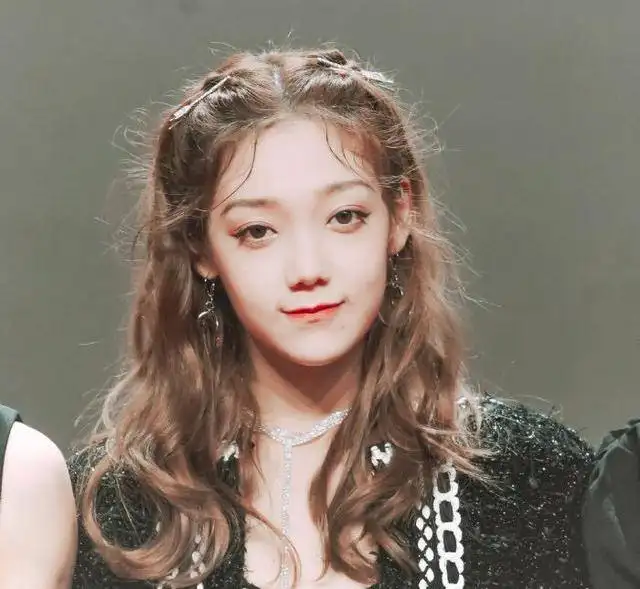 林青霞|林青霞5G速度在线吃瓜,幽默玩梗“你是我的姐”,丁泽仁彻底出圈