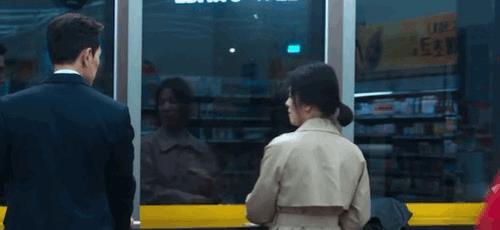 宋慧乔|《黑暗荣耀》忘记宋慧乔，记住了个老男人，郑成日的无敌魅力