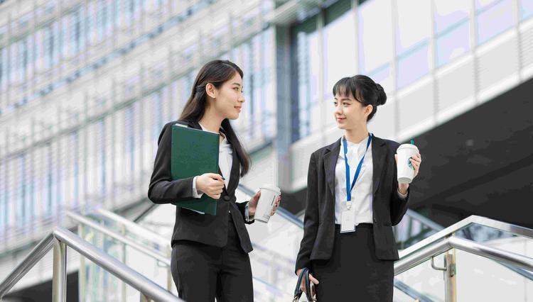 00后|00后辞职信走红,申请去对面公司当卧底,老板看后怀疑人生