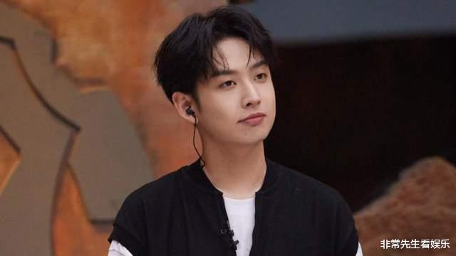 何炅|湖南台主持格局大变,一哥争论消失,全新4小花诞生,4人被边缘化