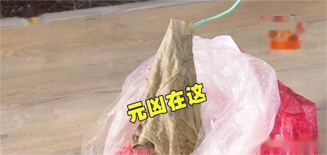 湖南长沙,因为楼上住户乱扔内裤,造成管道堵塞,欧阳女士刚装修完的新房全被淹