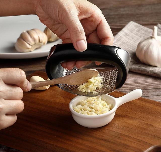 建议:这7类“网红”厨房用品,心疼也得扔,更不要盲目跟风