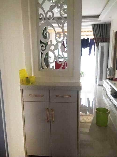 摊上个懒货老婆，35万的新房半年住成“猪圈”，厨房看了你会怕！