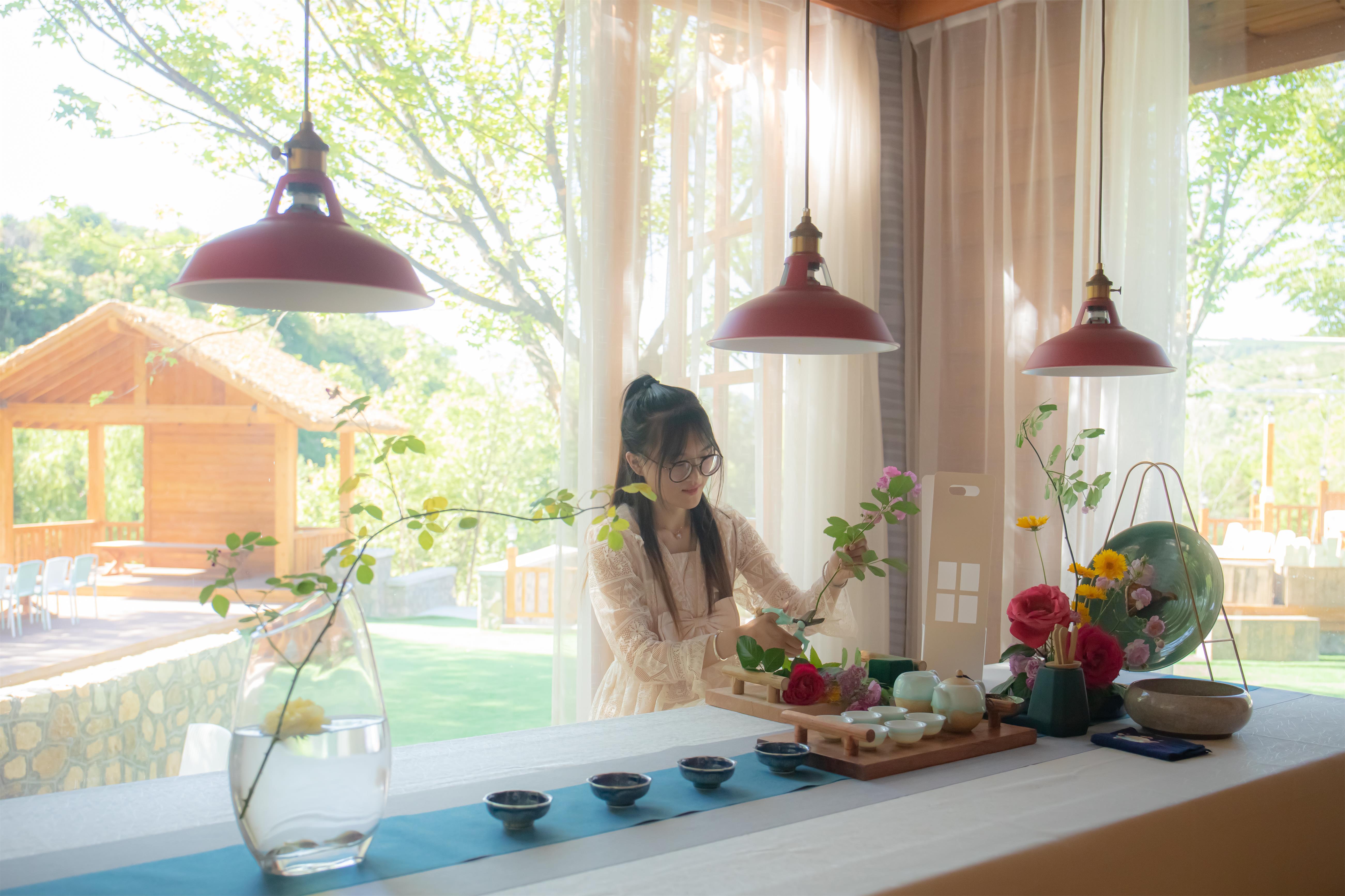 |情侣七夕出游 人均600住北欧山林别墅