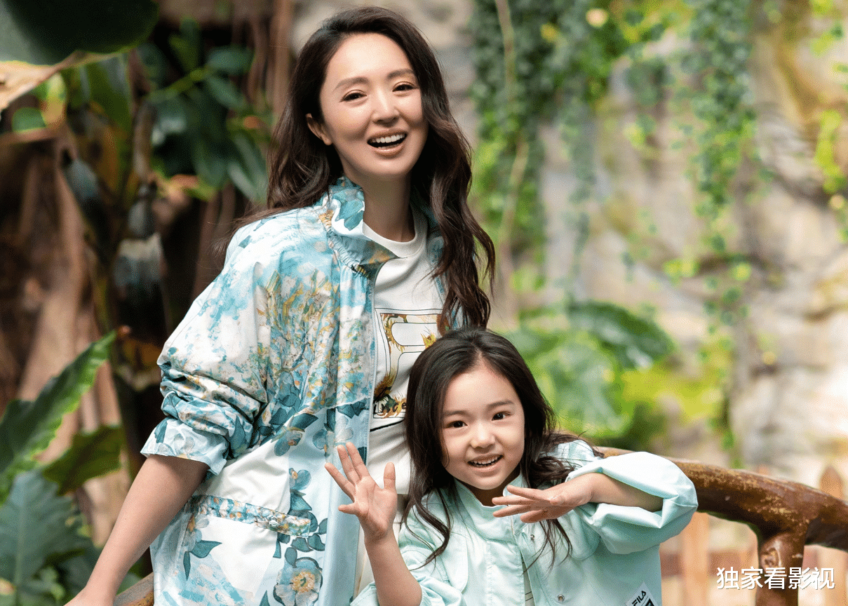 董璇|陈晓儿子眉眼复制爸,董璇女儿神似妈,10后星二代颜值担当是谁?