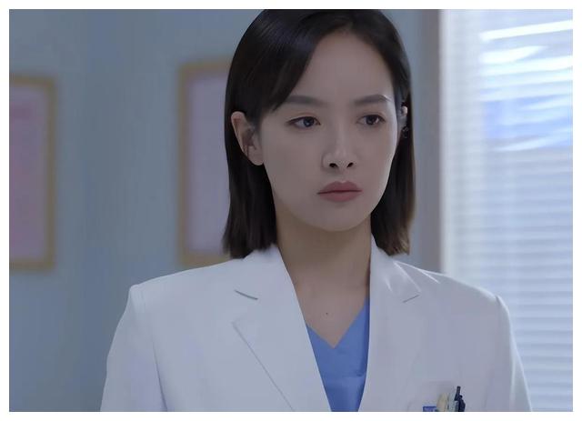 女医生|同样演女医生，把秦岚，杨幂，王晓晨等人放在一起，差距就出来了
