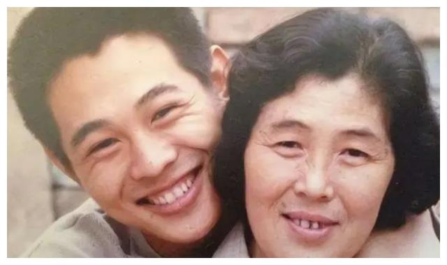 李连杰|同样是李连杰基因,利智的女儿和黄秋燕的女儿,差别怎么这么大