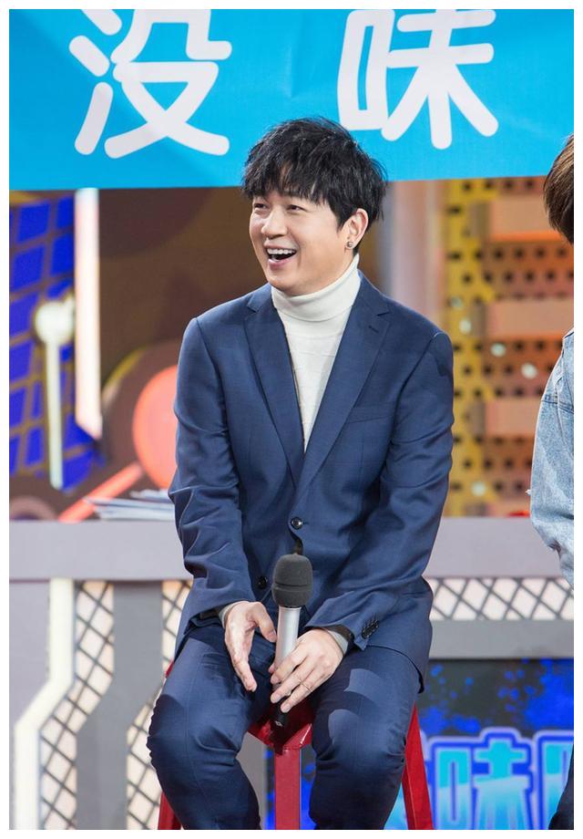 周杰伦|董洁：跟潘粤明离婚10年了，依旧背负骂名，如今生活状况如何？