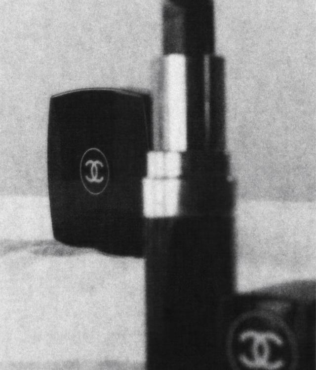 法国摄影师镜头里的“性冷淡”风，让商业摄影成为艺术大片