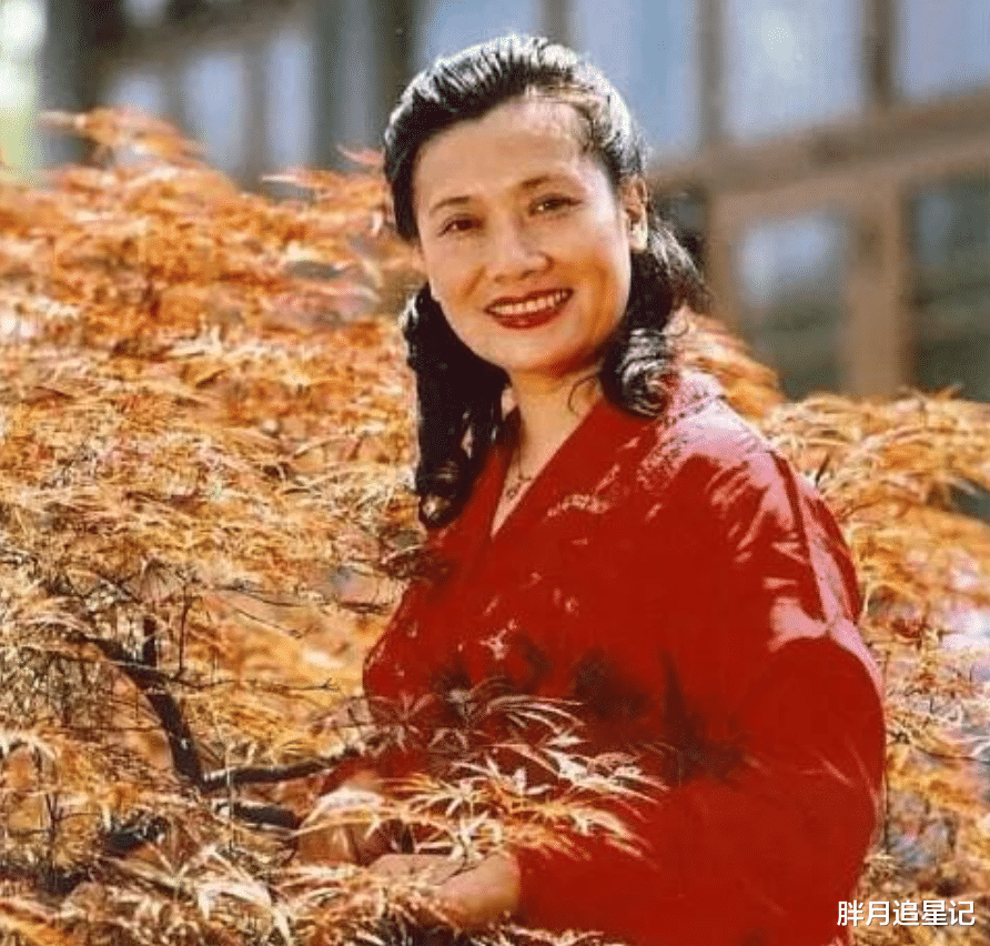 谷建芬|谷建芬的坎坷人生，早年生活艰辛，晚年丈夫爱女接连离世令人心疼