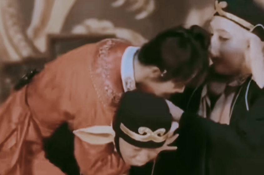 杨紫|杨紫这次错了么?十年友谊沦为“口水蛋糕”的群嘲