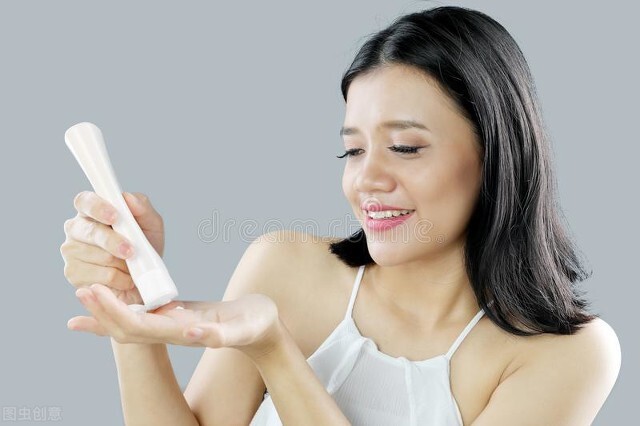 护肤 适合40+岁女人的懒人护肤,早晚简单3步,坚持下去皮肤白皙显年轻。