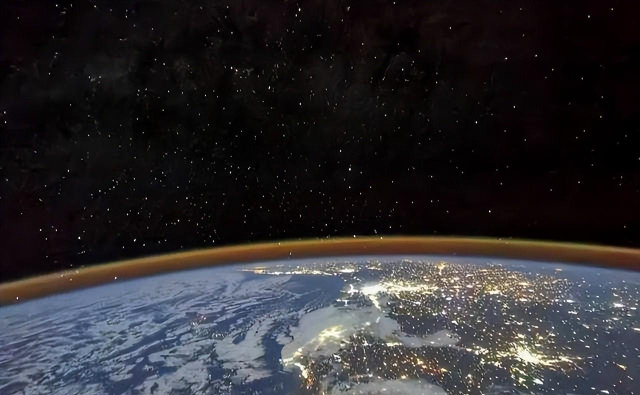 太壮观了!我国空间站三舱组合体动图欣赏,用手机也能拍出真我