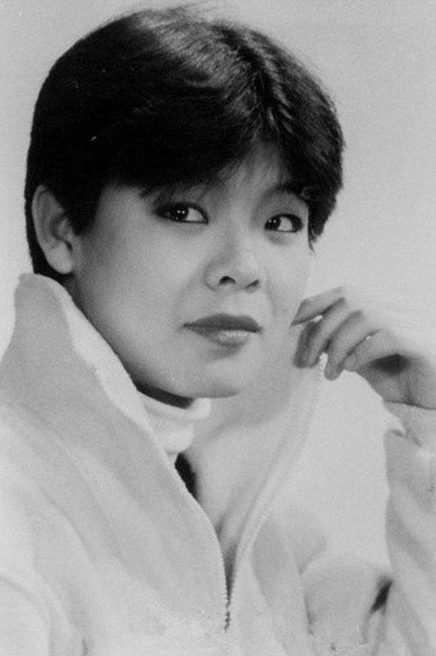 谢津|歌手谢津：唱红《说唱脸谱》，曾与那英毛阿敏齐名，27岁坠楼身亡