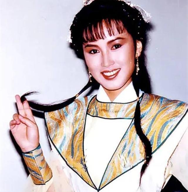 TVB|TVB都整整发了25座视后奖杯了，但这8位花旦却连个边边都摸不着？