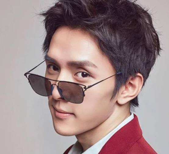 薇娅|薇娅倒了，李佳琪开仓放粮，抽33人每人1产品，女粉丝“争宠”