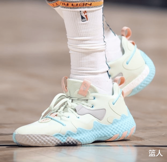 |NBA球员上脚：哈登首秀穿6代，3大国产品牌球鞋都有
