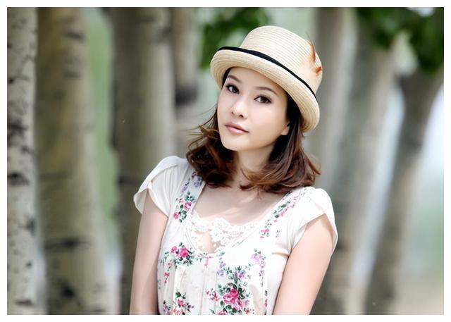 18年后再看袁茵，才知道她当年为何离开侯耀文，转身嫁给了戴志诚