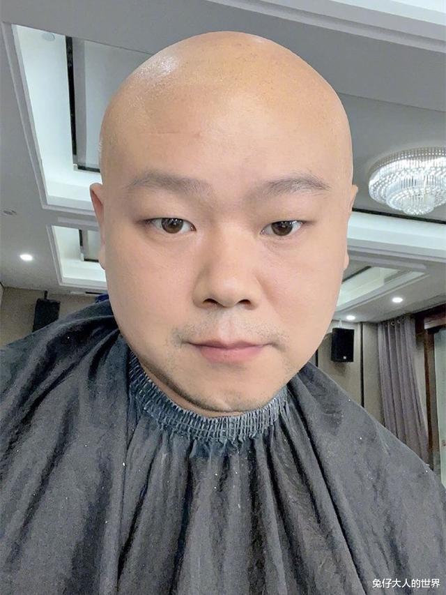 岳云鹏|德云社岳云鹏、朱鹤松晒光头照,引粉丝热议,这要改变风格了吗