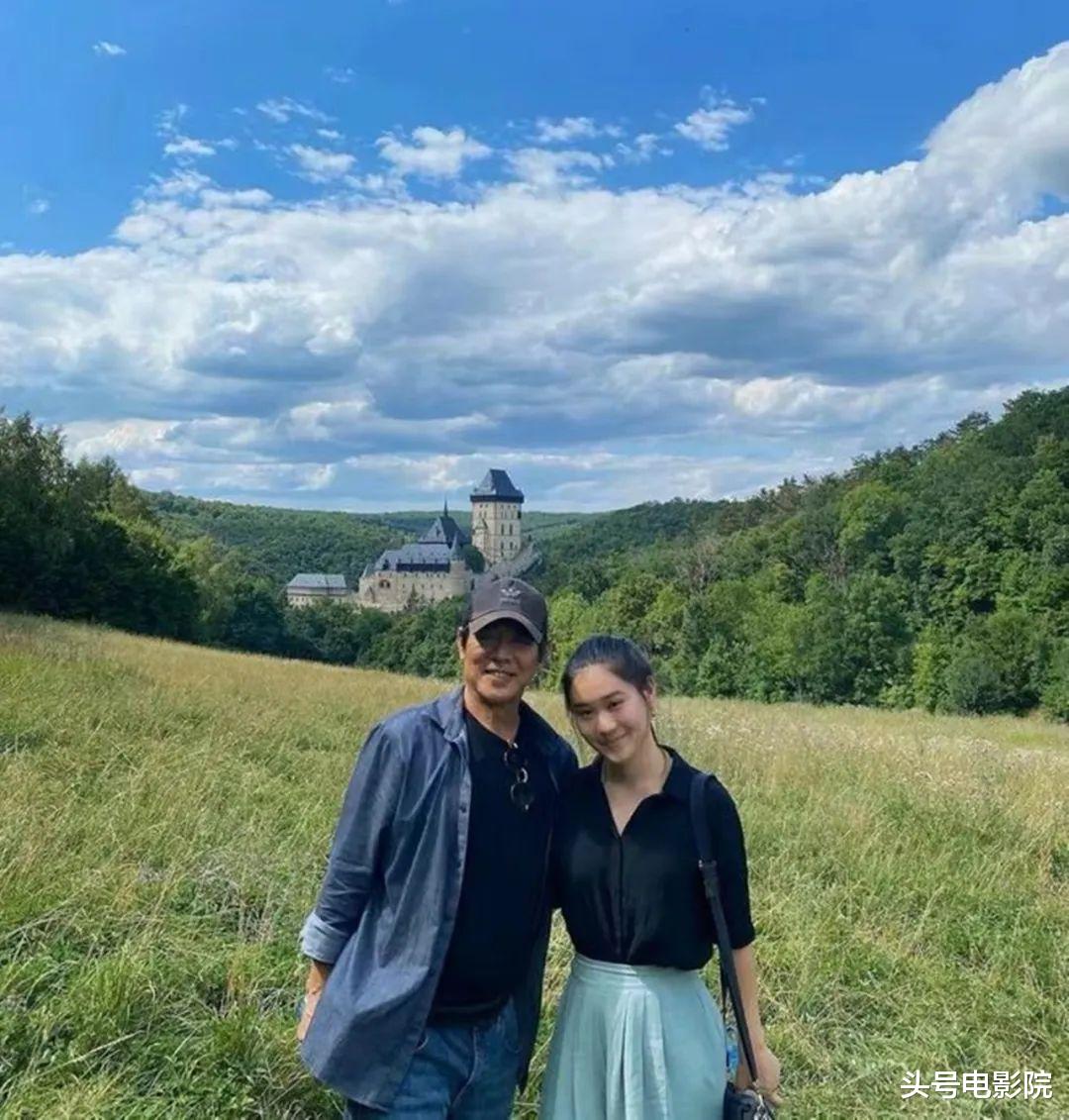 李连杰|59岁李连杰模样大变!双眼皮怪异,脖子肿,淡出影坛20亿都给老婆