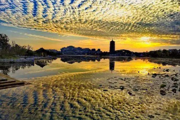 三亚|湖南又一古镇走红，耗资百亿门票150，人称长沙“屠宰场”