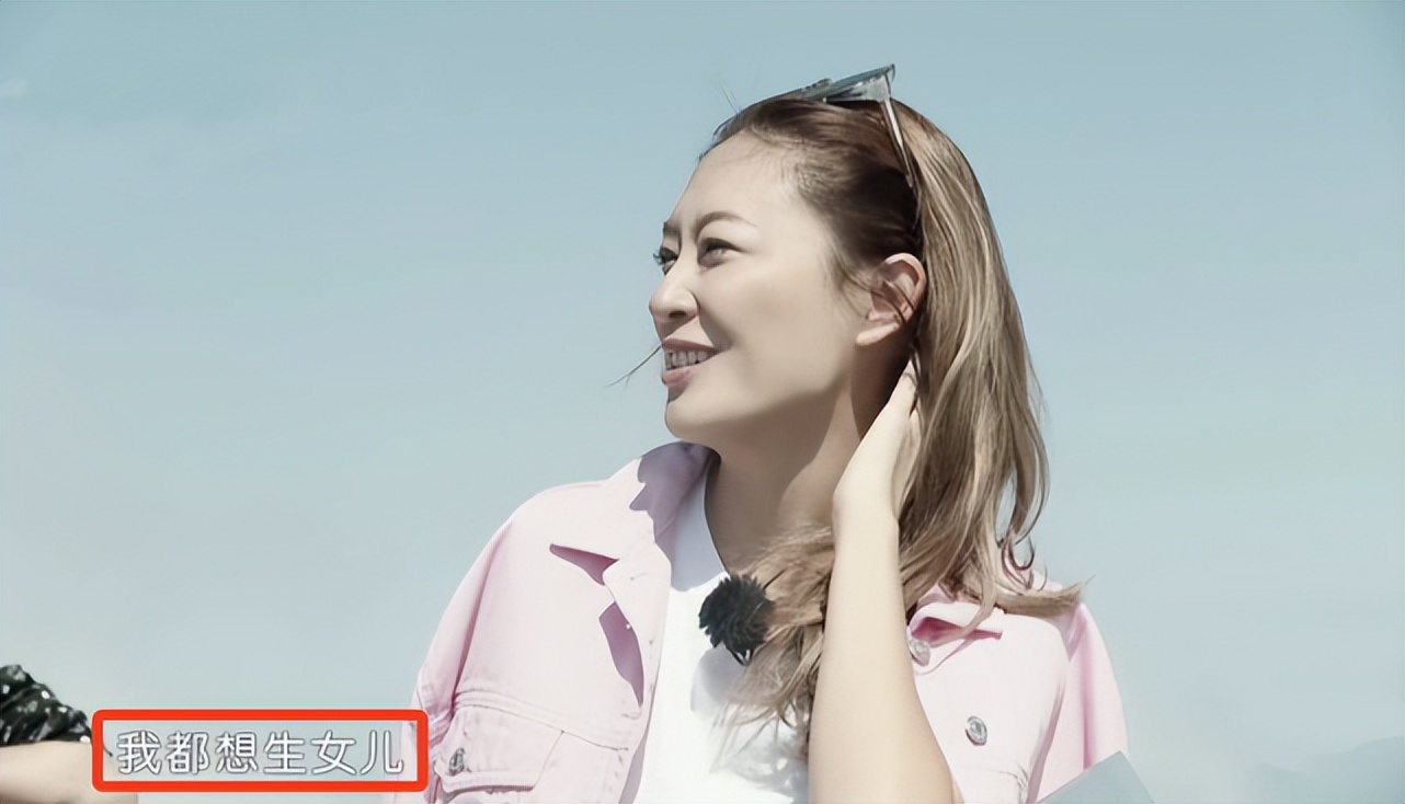 应采儿|应采儿中秋节晒幼子,HoHo奶声奶气送祝福,扎辫子越来越像Jasper